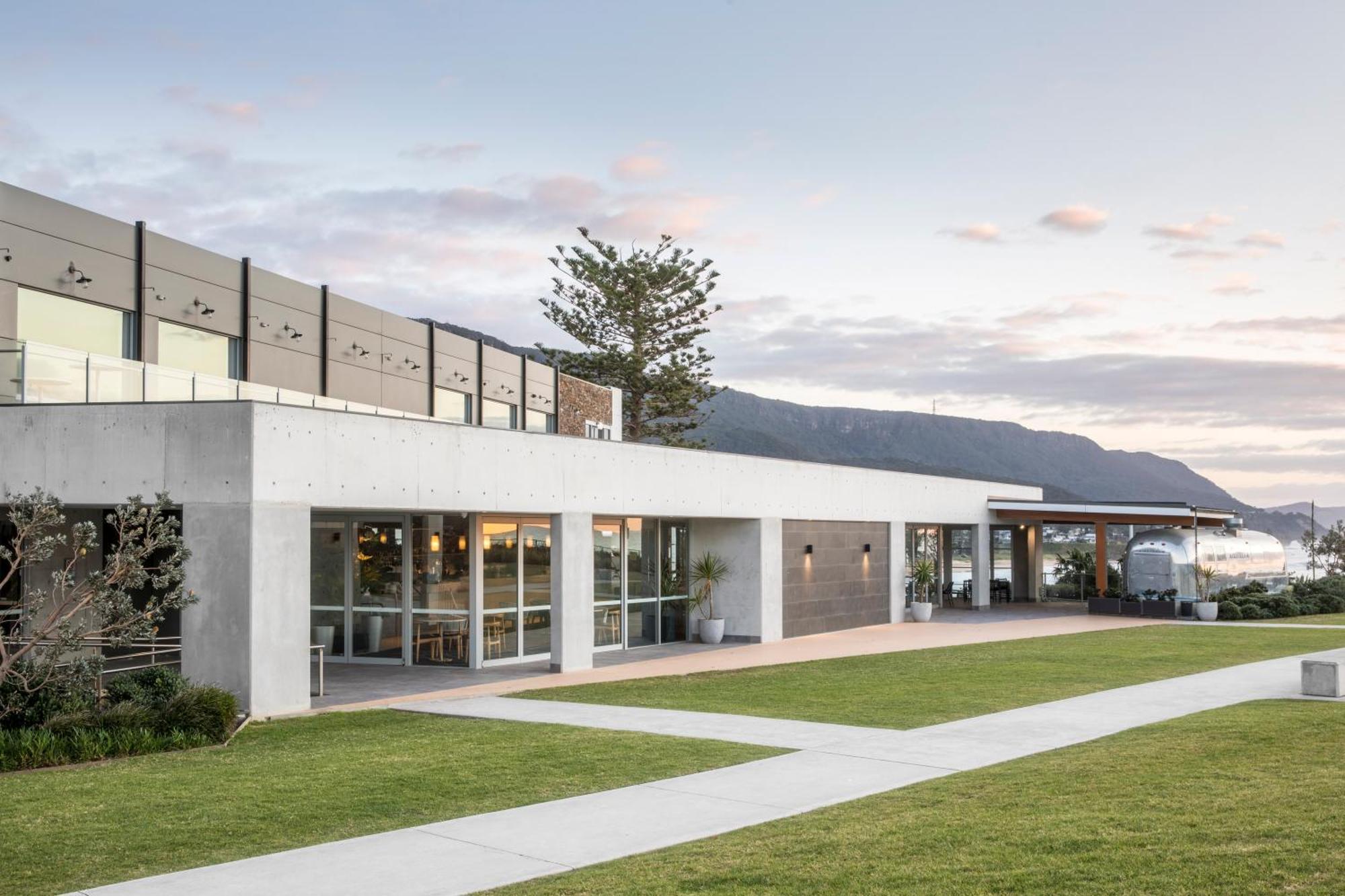 Headlands Austinmer Beach Hotel Exterior photo